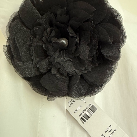 Flower detail JCrew blouse NWT - Picture 5 of 7